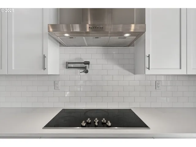 $850,000 | 9863 Southwest Ridge Drive, Beaverton, OR 97007