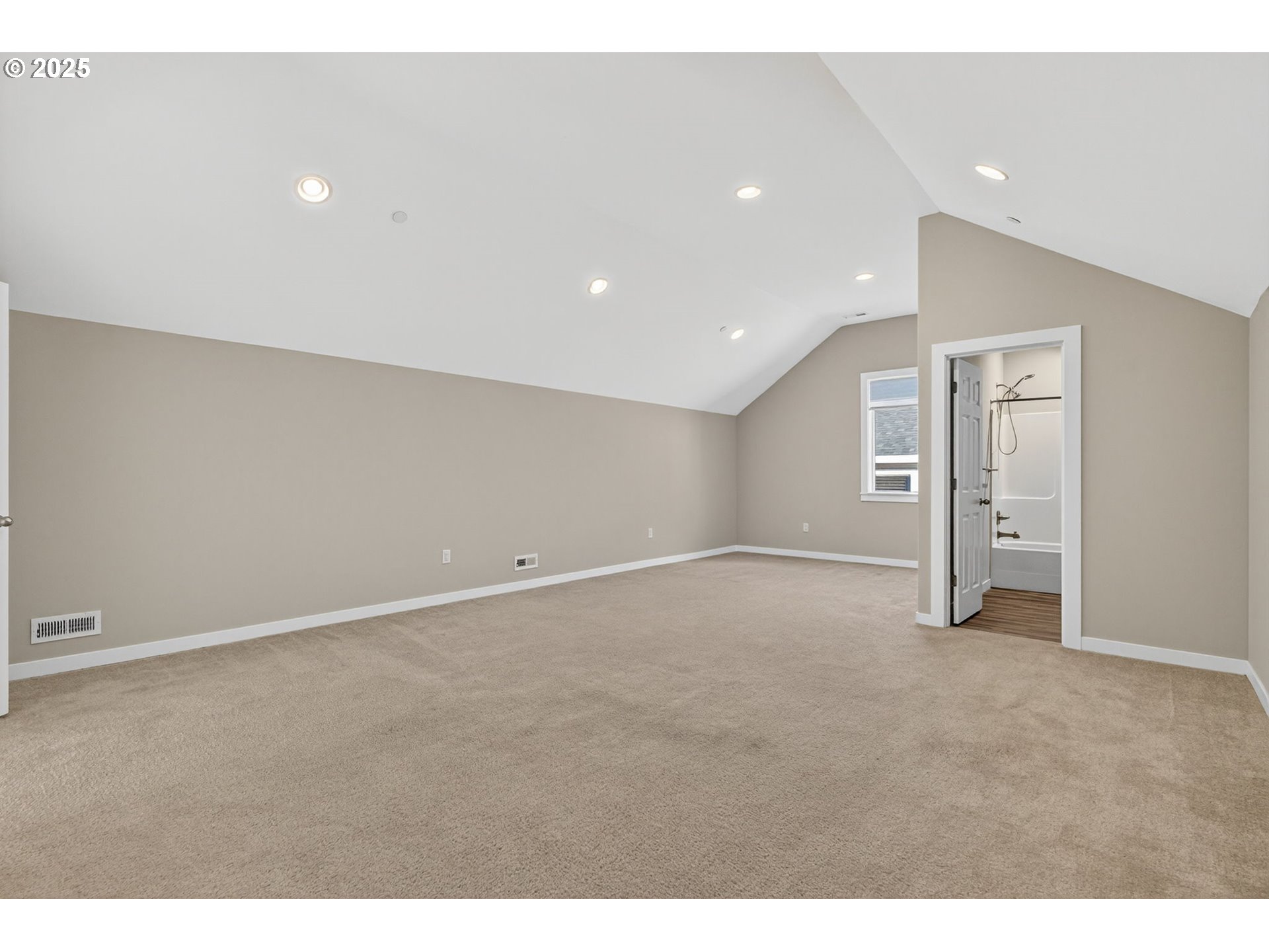 9863 Southwest Ridge Drive Beaverton, OR 97007 - Photo 37 of 48 a view of an empty room