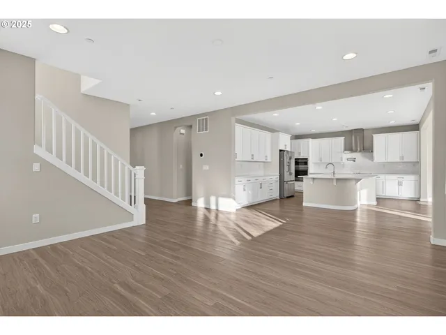 $850,000 | 9863 Southwest Ridge Drive, Beaverton, OR 97007