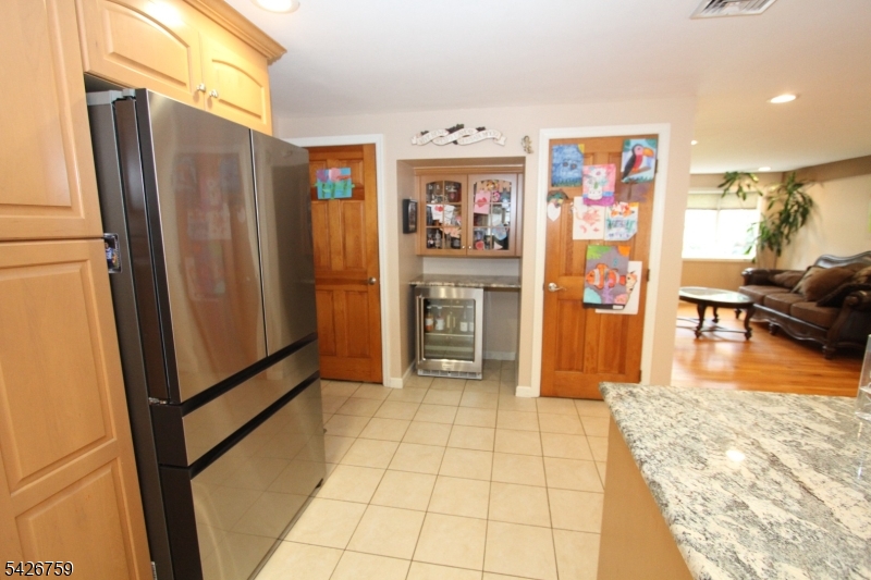 7 Stuart Street Waldwick, NJ 07463 - Photo 13 of 49