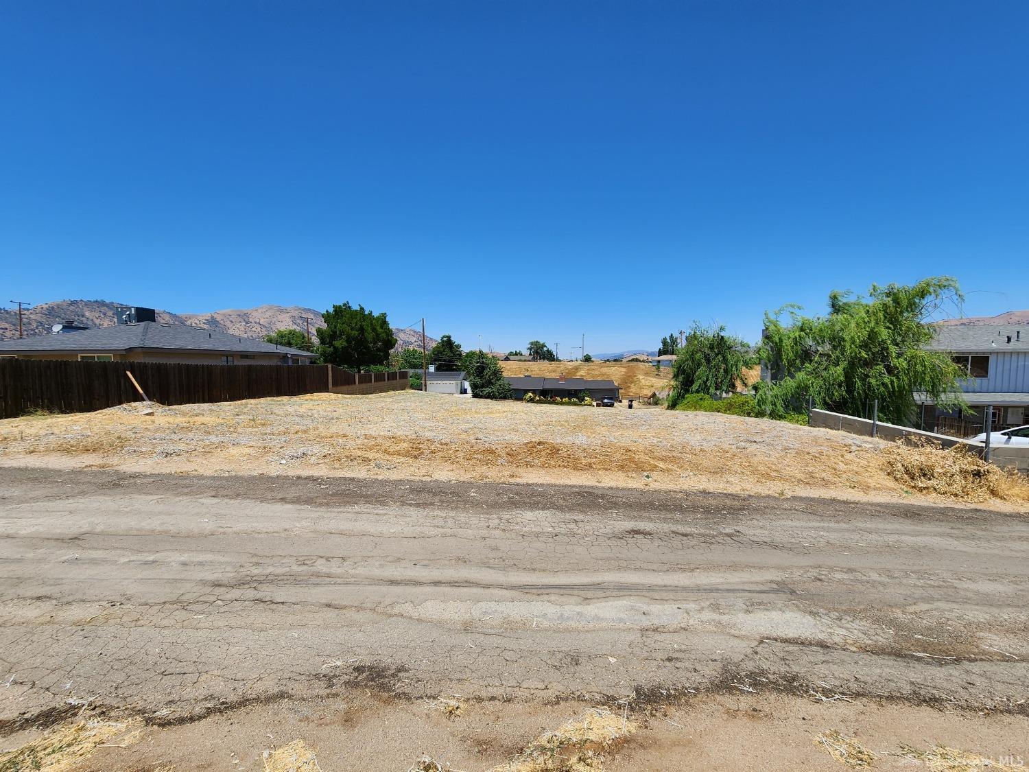 22128 Copper Street Tehachapi, CA 93561 - Photo 3 of 3 Gallery Image 3