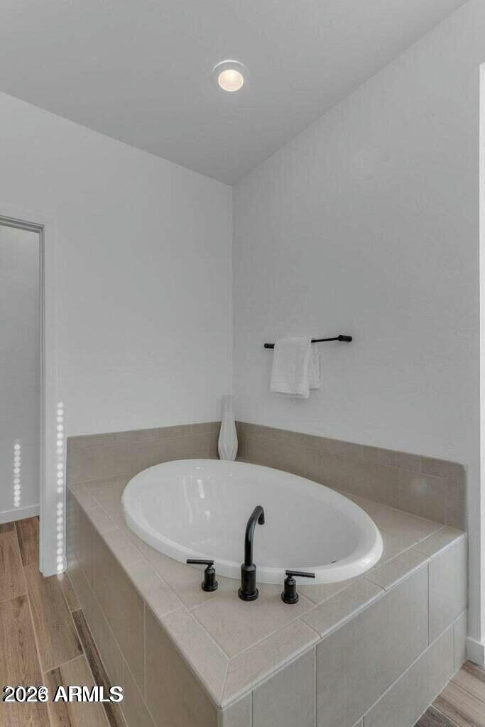 6434 North 17th Street Phoenix, AZ 85016 - Photo 35 of 38 a bathroom with a tub