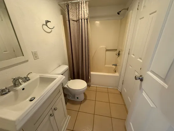 $1,300 | 407 76th Avenue North, Unit A, Myrtle Beach, SC 29572