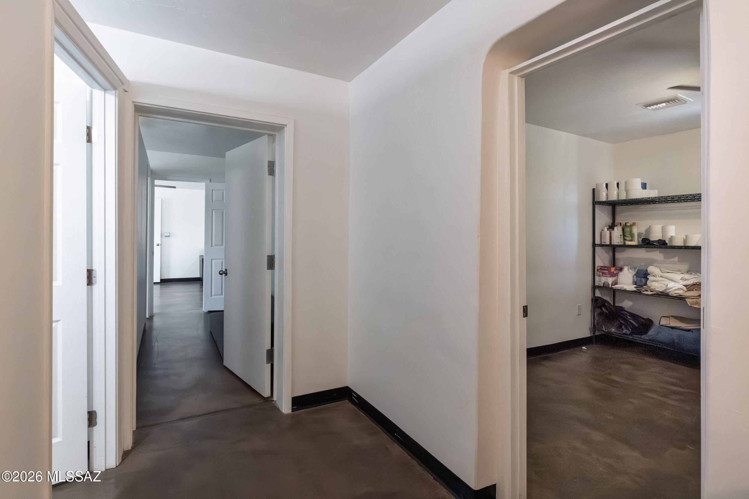 802 East Silverlake Road Tucson, AZ 85713 - Photo 43 of 46