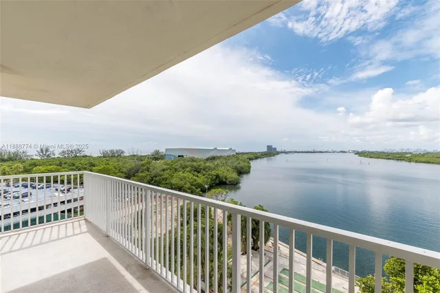 $535,000 | 300 Bayview Drive, Unit 716, Sunny Isles Beach, FL 33160