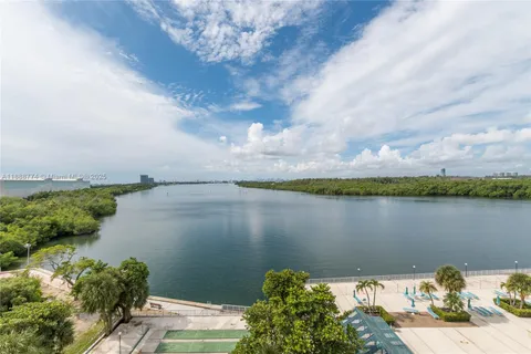 $535,000 | 300 Bayview Drive, Unit 716, Sunny Isles Beach, FL 33160