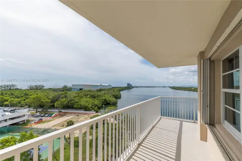 $535,000 | 300 Bayview Drive, Unit 716, Sunny Isles Beach, FL 33160