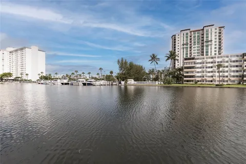 $535,000 | 300 Bayview Drive, Unit 716, Sunny Isles Beach, FL 33160