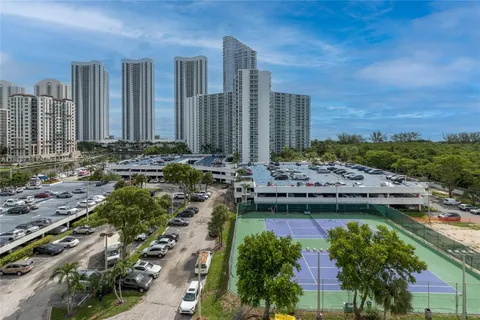 $535,000 | 300 Bayview Drive, Unit 716, Sunny Isles Beach, FL 33160