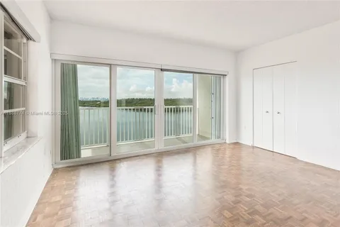$535,000 | 300 Bayview Drive, Unit 716, Sunny Isles Beach, FL 33160