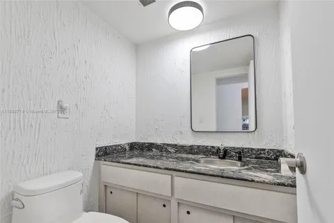 $535,000 | 300 Bayview Drive, Unit 716, Sunny Isles Beach, FL 33160