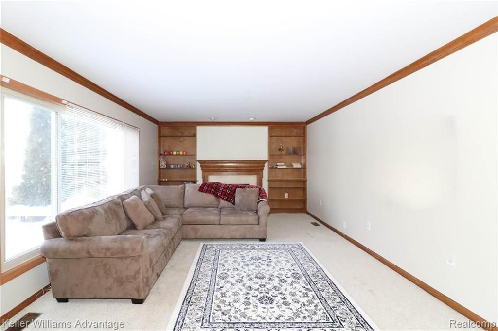 29643 English Way Novi, MI 48377 - Photo 9 of 32