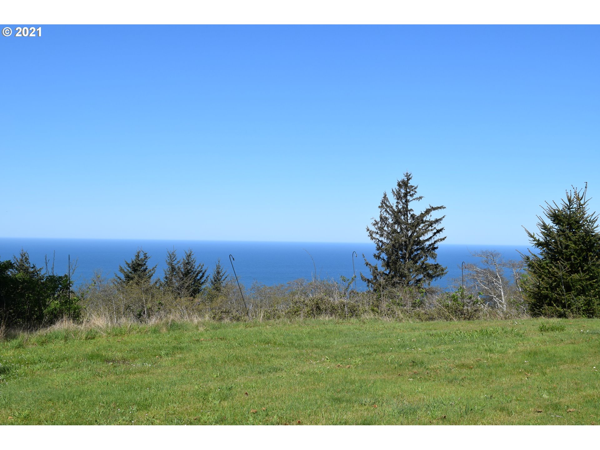 27290 Herman Road Gold Beach, OR 97444 - Photo 2 of 18