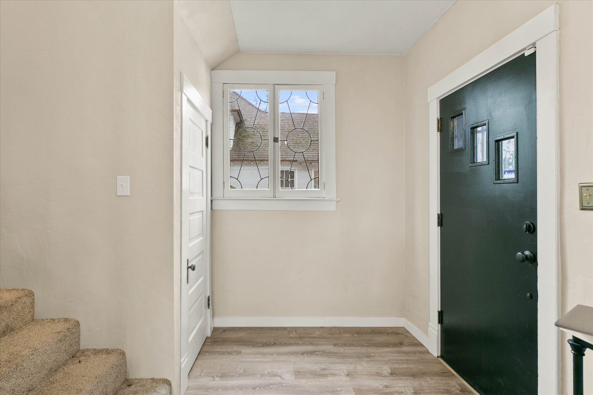 734 East Indiana Avenue Spokane, WA 99207 - Photo 4 of 31