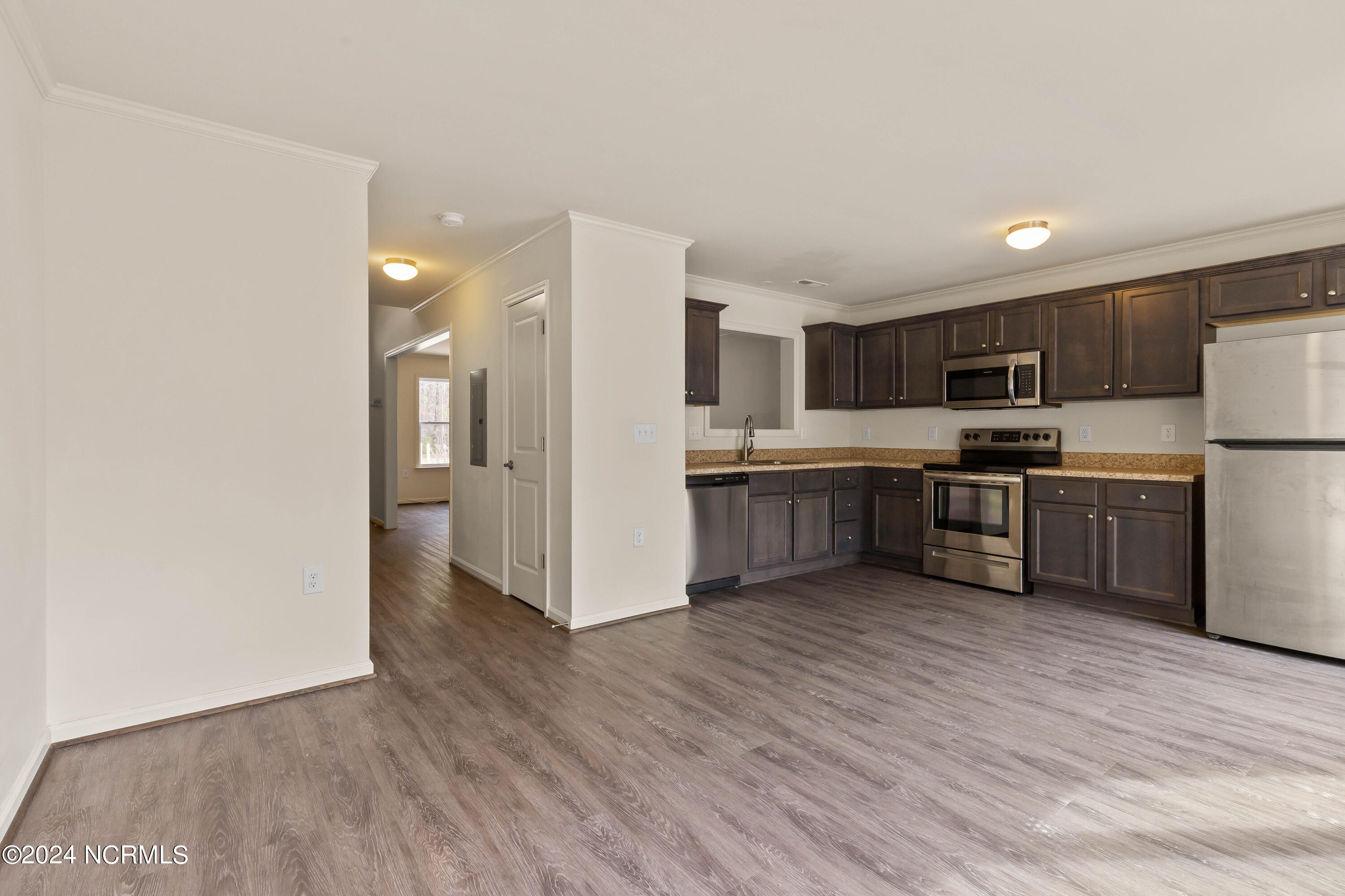 313 Glenellen Loop Road Midway Park, NC 28544 - Photo 8 of 23 8