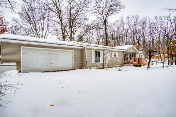 $165,000 | 1041 South Poplar Avenue, White Cloud, MI 49349