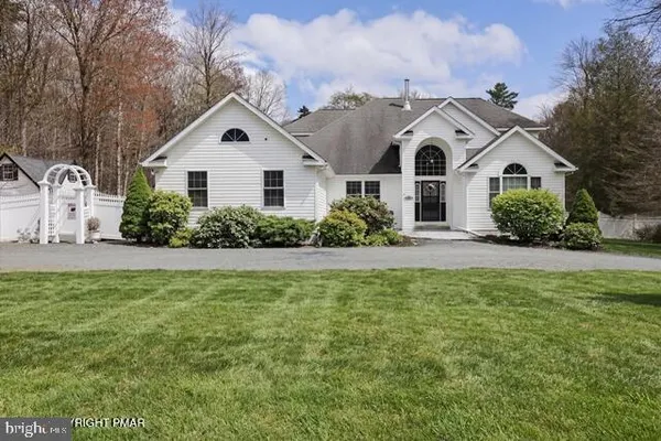 $599,000 | 343 High Country Drive, Blakeslee, PA 18610