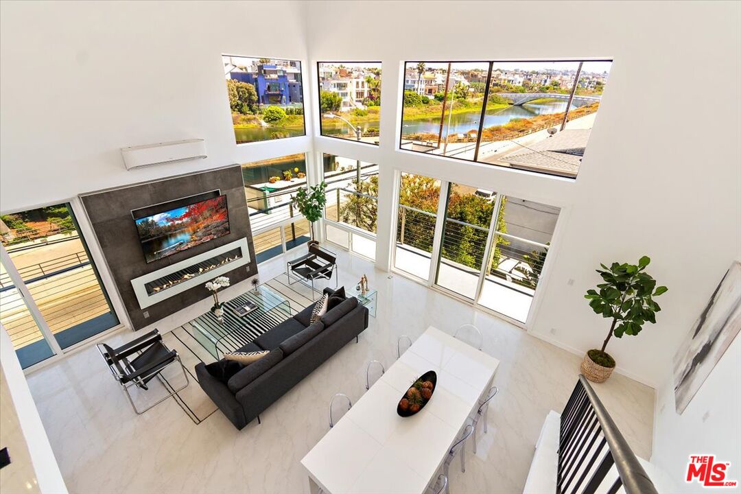 20 Ironsides Street, Unit 3 Marina del Rey, CA 90292 - Photo 16 of 32 view of living room with furniture and a flat screen tv