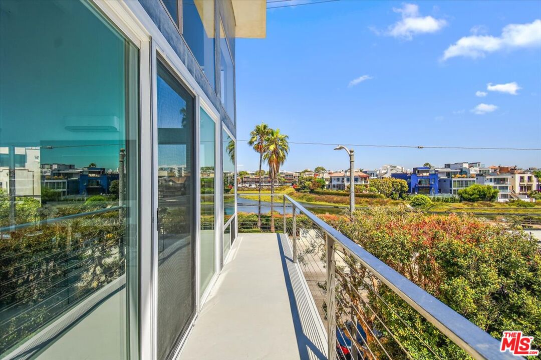 20 Ironsides Street, Unit 3 Marina del Rey, CA 90292 - Photo 2 of 32 a view of a balcony