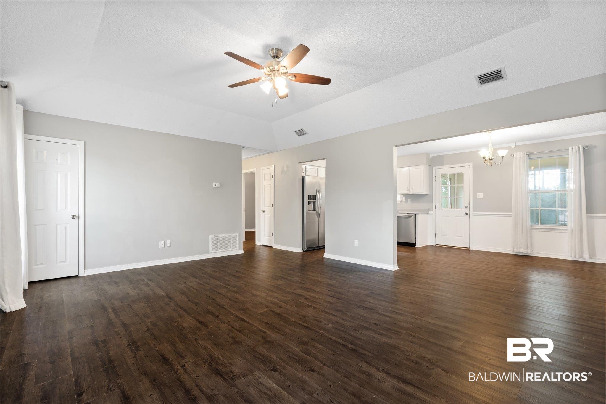 16216 Pointer Drive Foley, AL 36535 - Photo 4 of 21 Living room