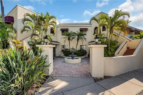 $2,500 | 6101 34th Street West, Unit 27C, Bradenton, FL 34210