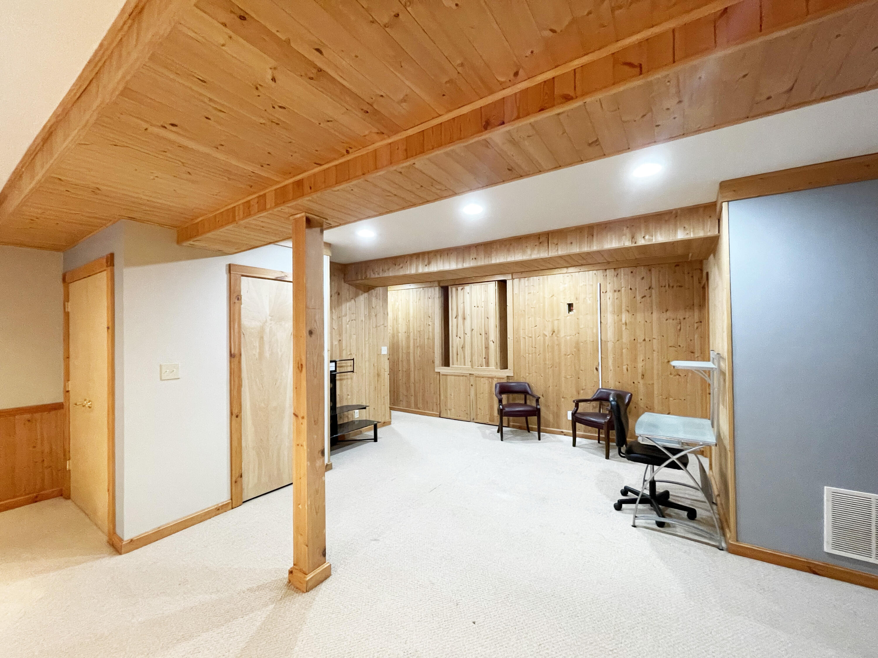 2057 Shaker Run Road Lexington, KY 40509 - Photo 22 of 28 basement-stairs