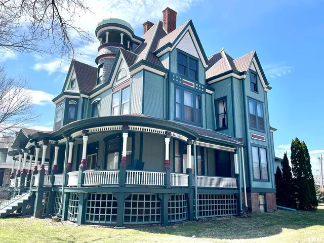 $165,000 | 429 West High Street, Peoria, IL 61606