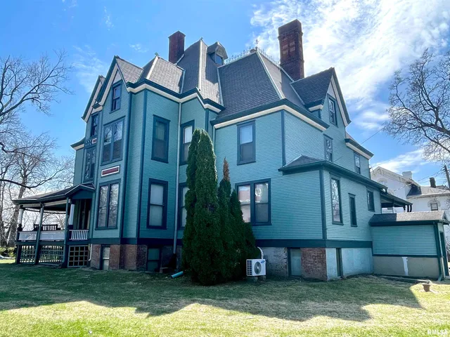 $165,000 | 429 West High Street, Peoria, IL 61606