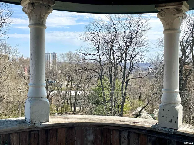 $165,000 | 429 West High Street, Peoria, IL 61606