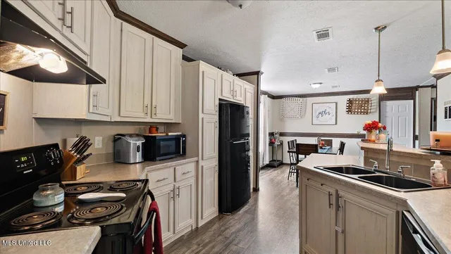 $215,000 | 2125 Seaton Road, Raymond, MS 39154