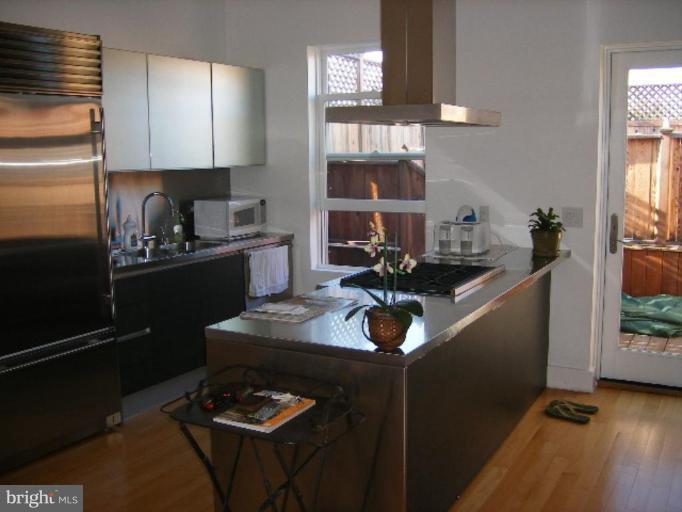 1516 R Street Northwest, Unit 4 Washington, DC 20009 - Photo 3 of 8 Kitchen