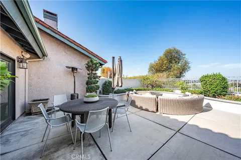 $1,295,000 | 627 Avery Place, Long Beach, CA 90807