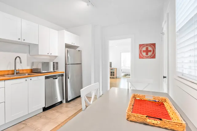 $3,500,000 | 35 New York Avenue, Oak Bluffs, MA 02557