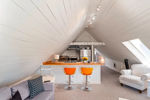 $3,500,000 | 35 New York Avenue, Oak Bluffs, MA 02557