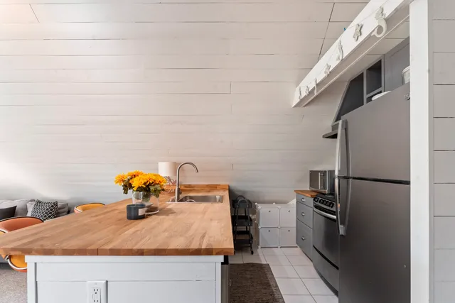 $3,500,000 | 35 New York Avenue, Oak Bluffs, MA 02557