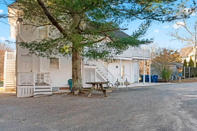 $3,500,000 | 35 New York Avenue, Oak Bluffs, MA 02557