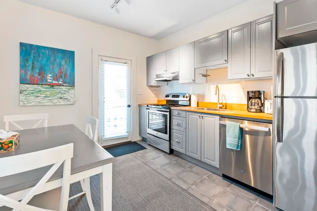 $3,500,000 | 35 New York Avenue, Oak Bluffs, MA 02557