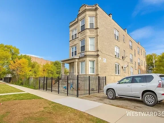 $1,700 | 1141 South Francisco Avenue, Unit 1F, Chicago, IL 60612