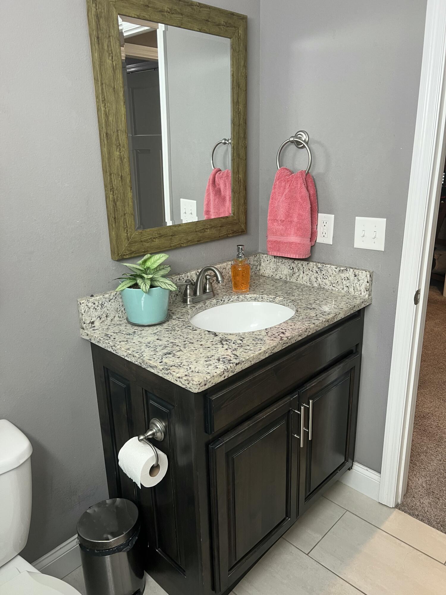 15 Georgetown Drive Ringgold, GA 30736 - Photo 31 of 45 upstairs bathroom