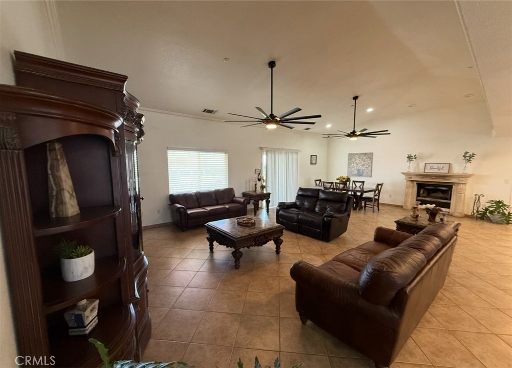 12076 Musgrave Road Hesperia, CA 92344 - Photo 29 of 60 Living room