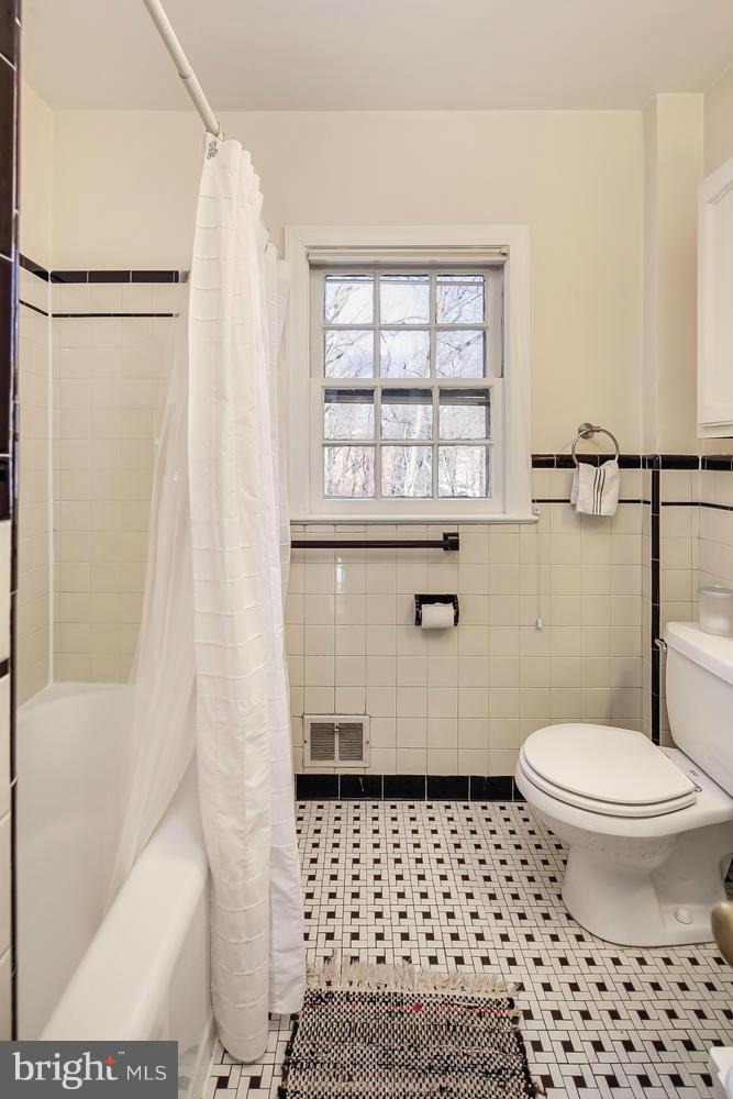 305 Windsor Street Silver Spring, MD 20910 - Photo 22 of 30 Bath
