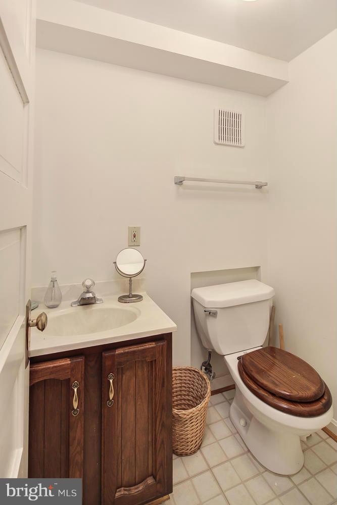 305 Windsor Street Silver Spring, MD 20910 - Photo 25 of 30 Bath