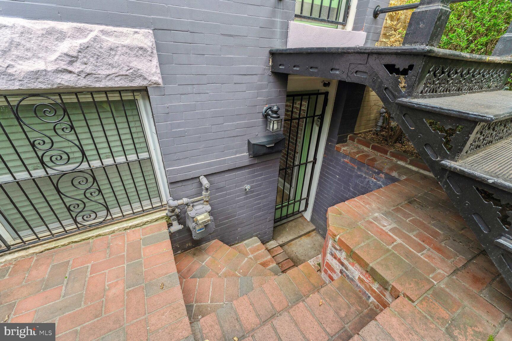 722 13th Street Southeast, Unit B Washington, DC 20003 - Photo 2 of 16