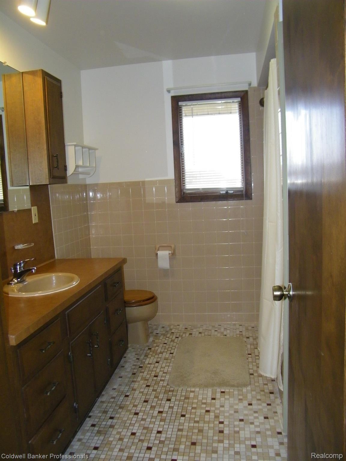 8198 Jefferson Road North Branch, MI 48461 - Photo 12 of 22 100_0442.jpg