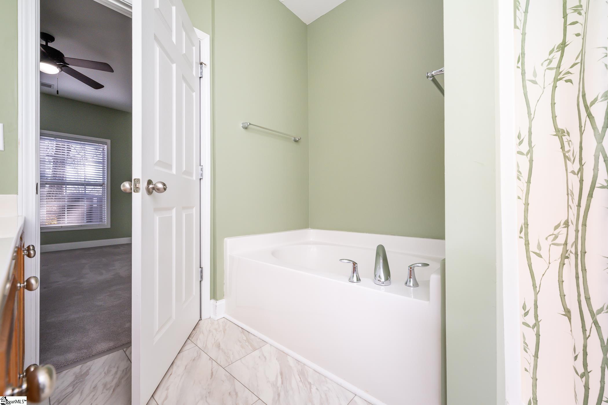 148 Trailside Lane Greenville, SC 29607 - Photo 17 of 31