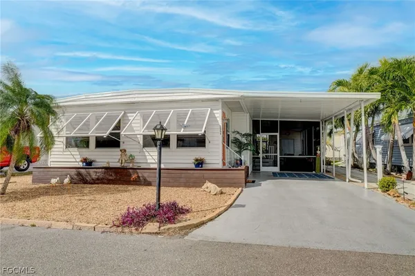 $220,000 | 5554 Sir Walters Way, North Fort Myers, FL 33917