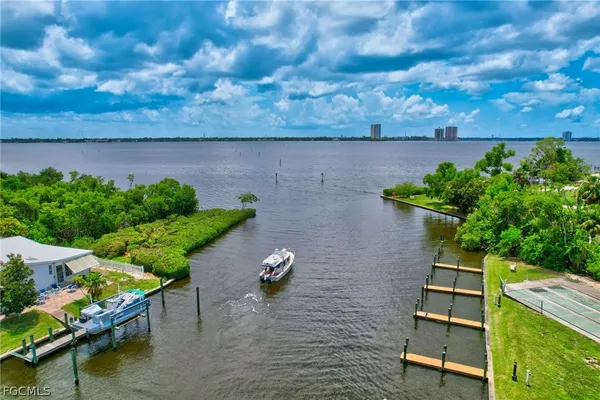$220,000 | 5554 Sir Walters Way, North Fort Myers, FL 33917