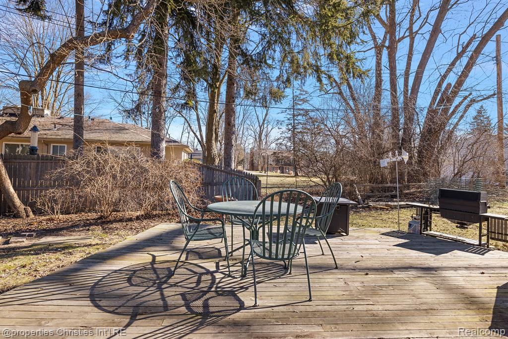 32630 Evergreen Road Beverly Hills, MI 48025 - Photo 35 of 37