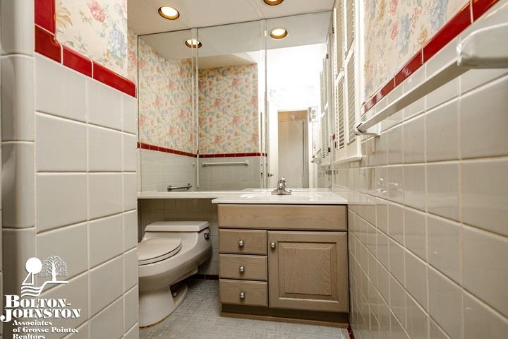 412 Lexington Road Grosse Pointe Farms, MI 48236 - Photo 25 of 43