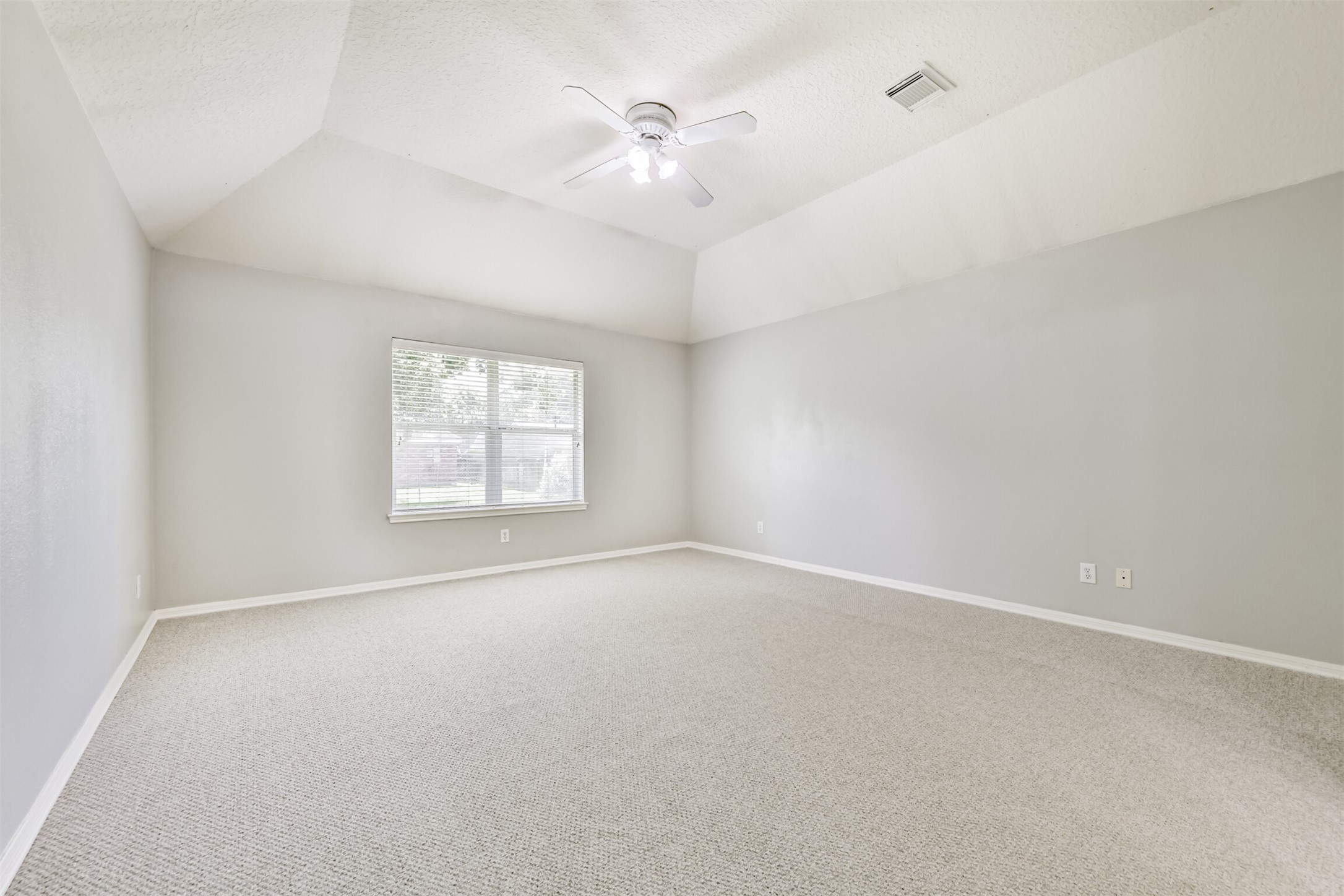 2401 Woody Road Pearland, TX 77581 - Photo 15 of 31